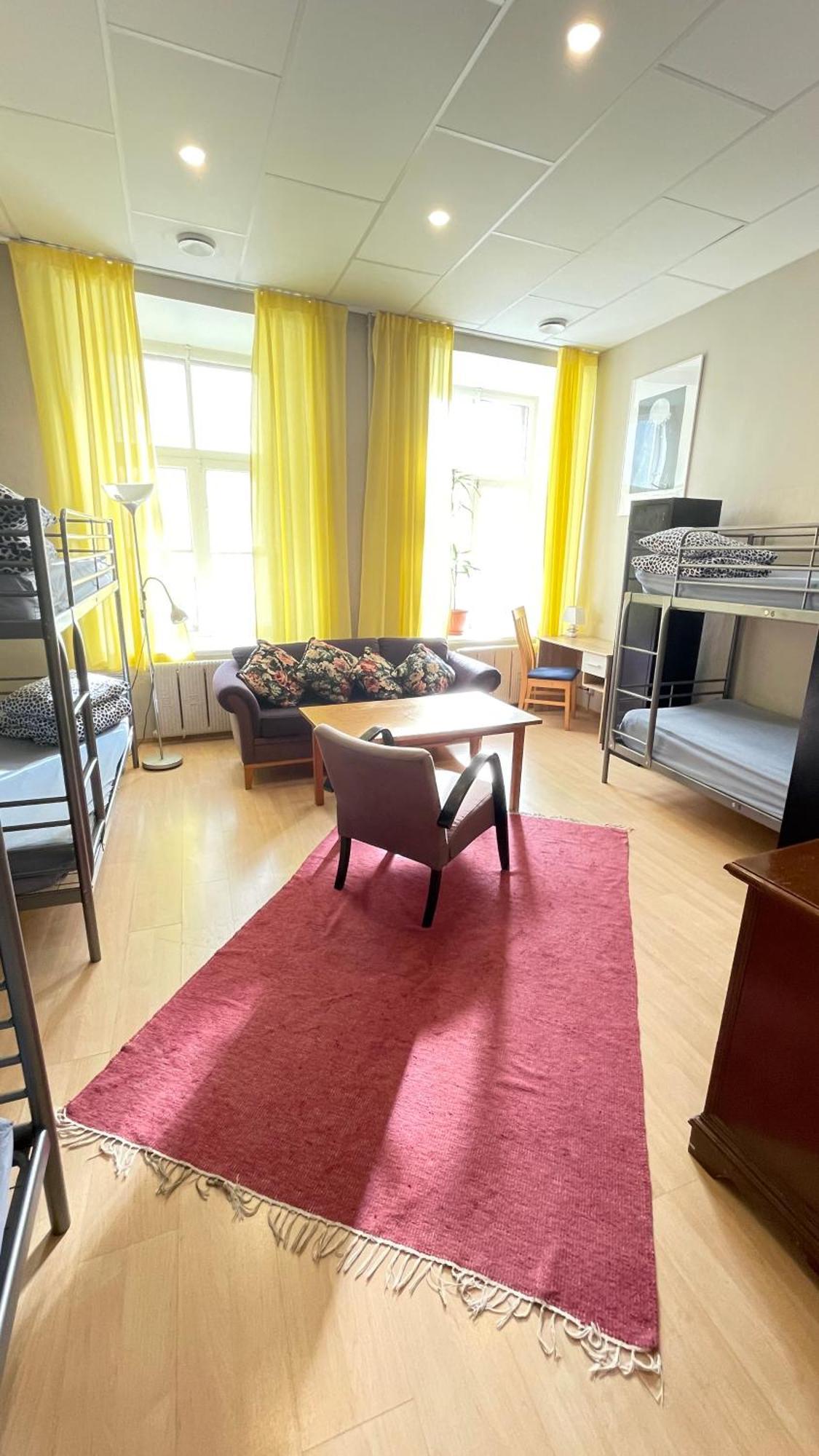 Reval Hostel Exteriör bild